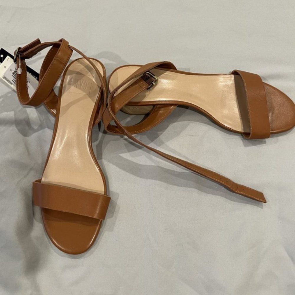Gap Sandals